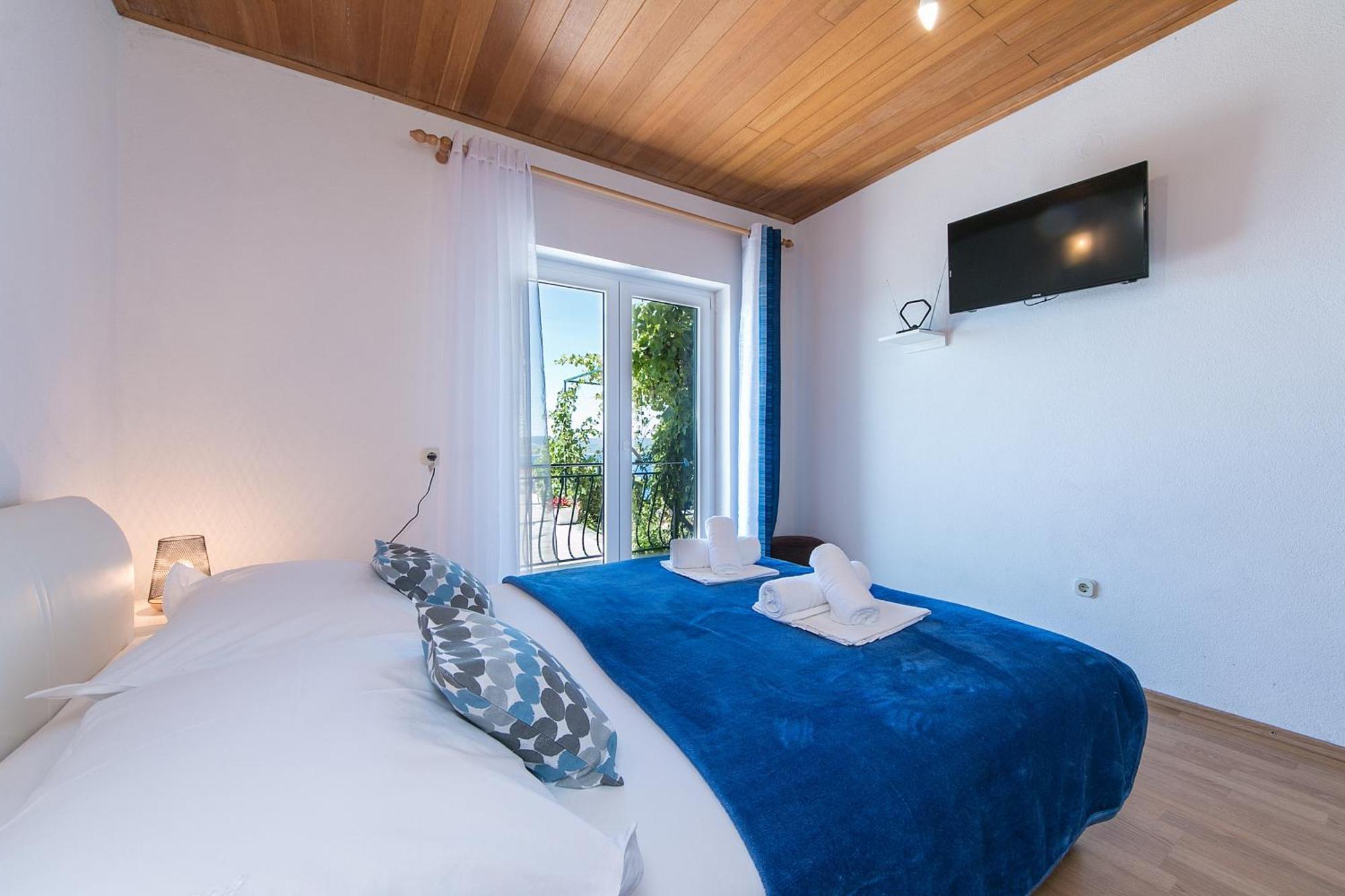 Apartments With A Parking Space Brela, Makarska - 16603 Rom bilde